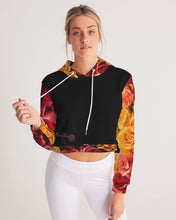 将图片加载到图库查看器,Fall Roses-Black Women's Cropped Hoodie