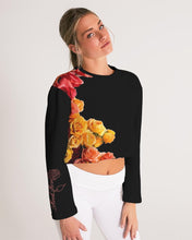 将图片加载到图库查看器,Fall Roses-Black Women's Cropped Sweatshirt