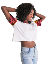 将图片加载到图库查看器,Fall Roses White Women's Lounge Cropped Tee