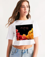 Tải hình ảnh vào trình xem Thư viện, Fall Roses-Black Women's Cropped Tee