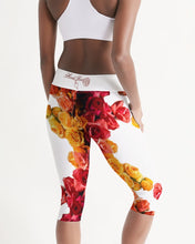将图片加载到图库查看器,Fall Roses White Women's Mid-Rise Capri