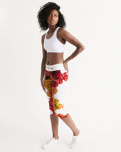将图片加载到图库查看器,Fall Roses White Women's Mid-Rise Capri