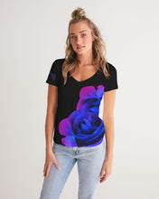 将图片加载到图库查看器,Blue&Purple Rose Women's V-Neck Tee