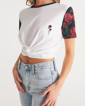 Cargar imagen en el visor de la galería, La Colora Women's Twist-Front Cropped Tee