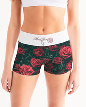 Load image into Gallery viewer, La Colora Women&#39;s Mid-Rise Yoga Shorts
