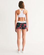 Load image into Gallery viewer, La Colora Women&#39;s Mid-Rise Yoga Shorts
