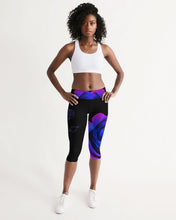 Load image into Gallery viewer, Blue&amp;Purple Rose Women&#39;s Mid-Rise Capri
