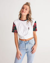 Load image into Gallery viewer, La Colora Women&#39;s Twist-Front Cropped Tee
